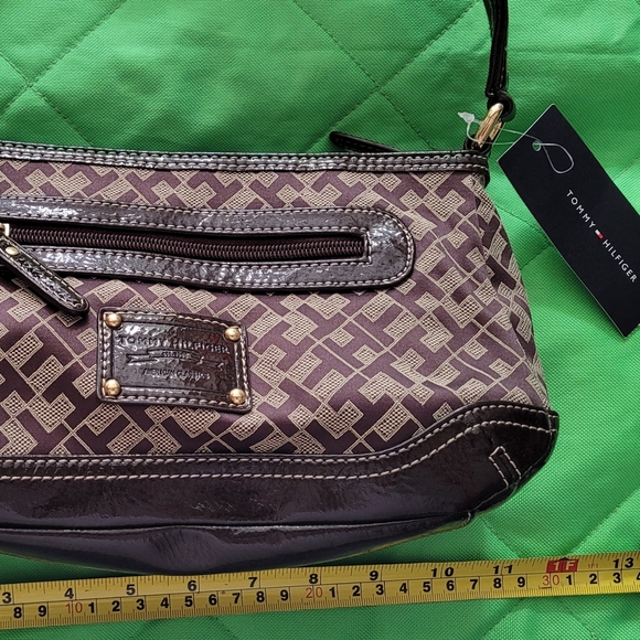 tommy hilfiger small purse
